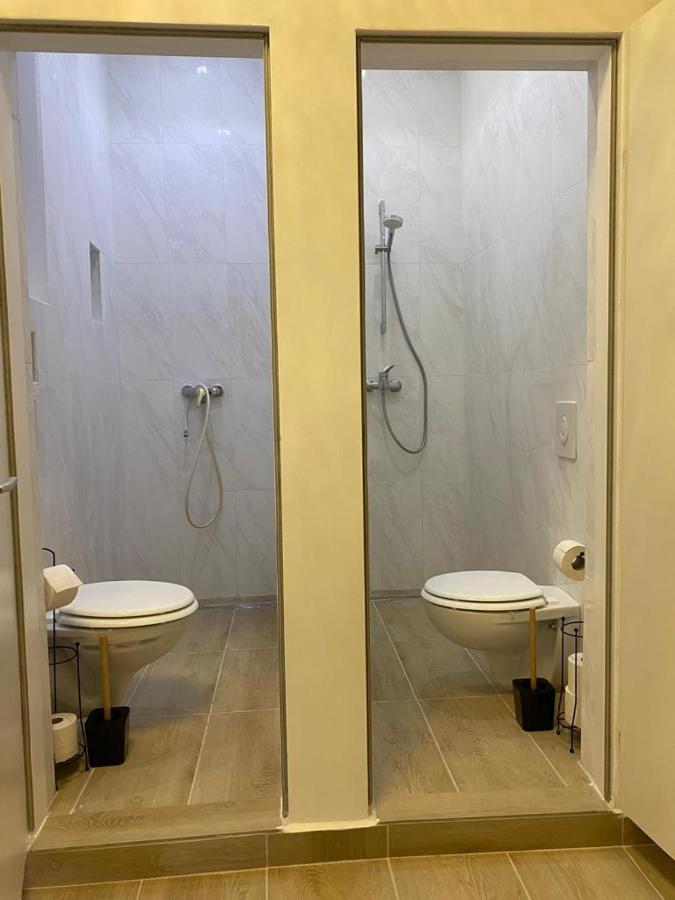 Quad-Room Near Prater Stern Wenen Buitenkant foto